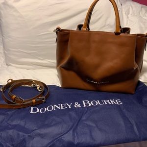 Dooney & Bourke Barlow Bag- Brown/Tan